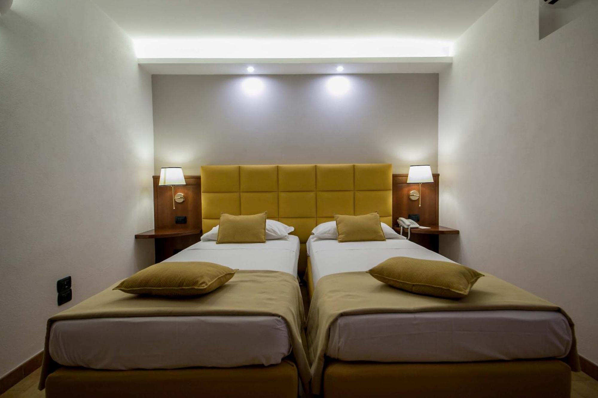 Montespina Park Hotel نابولي الغرفة الصورة
